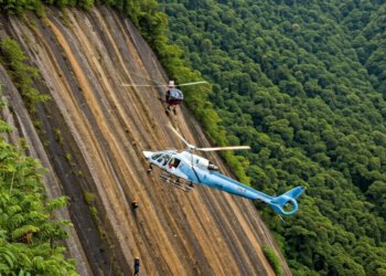 Evakuasi Dramatis Korban Pesawat ATR Jatuh di Maros: Teknik Rappelling di Tebing Curam