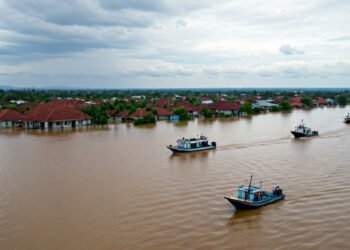 Awan Hujan Landa Jawa: Kombinasi Cold Surge & Southerly Surge Picu Fenomena