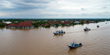 Awan Hujan Landa Jawa: Kombinasi Cold Surge & Southerly Surge Picu Fenomena