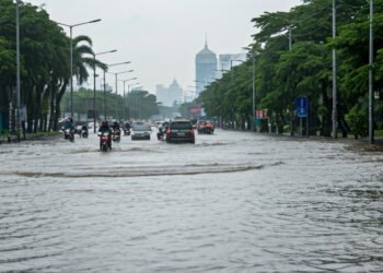 Jadi Pembina Upacara, Camat Panakkukang Tekankan Pelayanan Prima - Featured