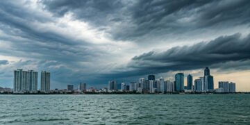 Cuaca Ekstrem Makassar: Wali Kota Imbau Warga Kurangi Aktivitas Laut demi Keselamatan