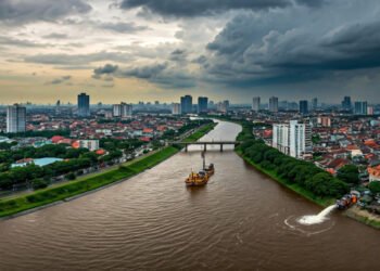 Jakarta Waspada Banjir: 112 Pompa Mobile Disebar, Pengerukan Sungai Digencarkan