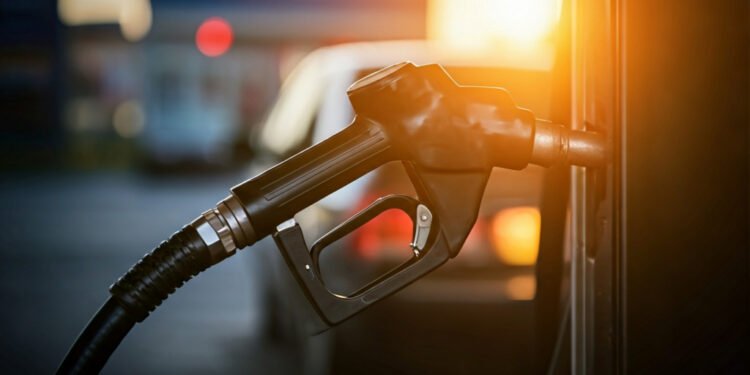 Kuota Impor BBM Skema Baru: Ancaman Kelangkaan atau Solusi Efektif? - Featured