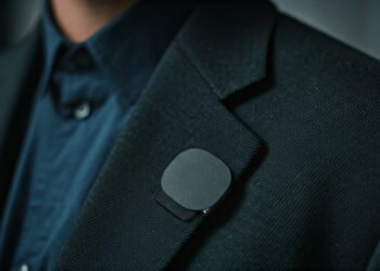 Apple Diam-diam Garap ‘Pin AI’? Ancaman Baru Bagi Humane dan Rabbit R1?