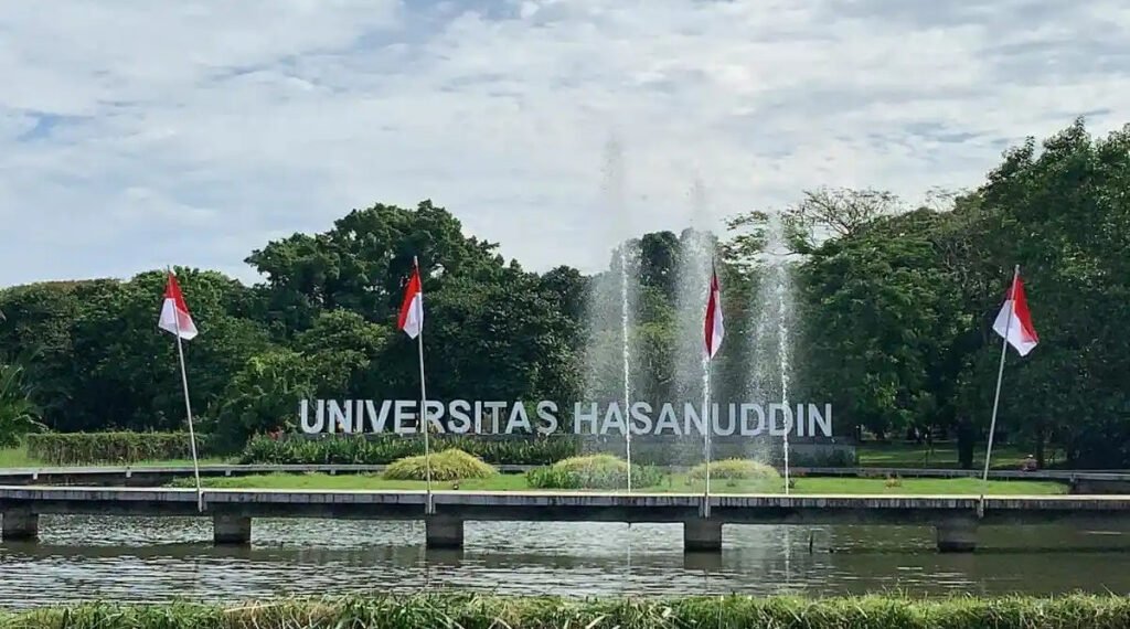 Rektor Unhas Instruksikan Dekan Identifikasi Mahasiswa Rawan Telat Lulus demi Efisiensi Pendidikan
