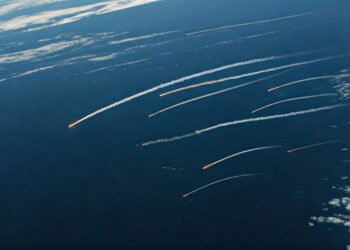 Korea Utara Kembali Luncurkan Rudal Balistik ke Laut Jepang, Picu Kekhawatiran Regional