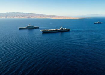 Latihan Militer Iran Dekat Selat Hormuz: Respons Strategis di Tengah Eskalasi Ketegangan dengan AS