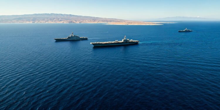 Latihan Militer Iran Dekat Selat Hormuz: Respons Strategis di Tengah Eskalasi Ketegangan dengan AS - Featured