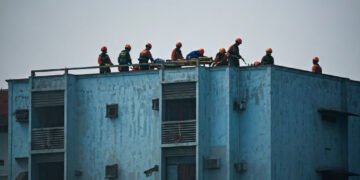 Montir Tewas Tersengat Listrik Saat Mengecat Atap di Makassar, Penyelidikan Mendalam Dilakukan