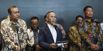 Ketua Dewan Komisioner OJK Mahendra Siregar Juga Mengundurkan Diri