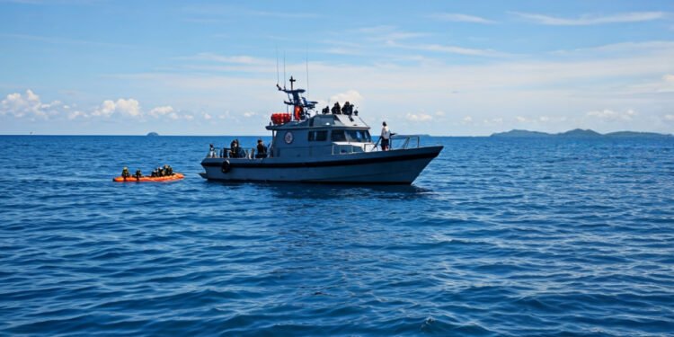 Nelayan Hery Hilang di Perairan Makassar, BPBD Kerahkan Tim SAR Gabungan - Featured