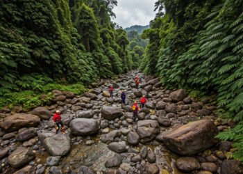 Jasad Pendaki yang Hilang 14 Hari di Gunung Lawu Ditemukan di Aliran Sungai Ekstrem