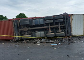 Tragedi Karawang: Truk Kontainer Timpa Sedan, 3 Tewas Termasuk Balita