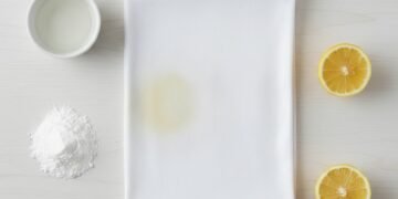 Noda Keringat di Jilbab Bikin Blues? Coba 3 Bahan Dapur Ini Selain Deterjen, Bye-Bye Bekas Kuning!