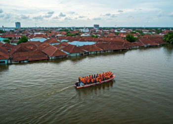 Banjir Makassar: 878 Jiwa Mengungsi, BPBD Kerahkan Tim Bantuan ke Dua Kecamatan