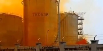 Asap Kuning di Cilegon: Kebocoran Asam Nitrat di PT Vopak Merak Picu Kepanikan Warga, Walikota Turun Tangan