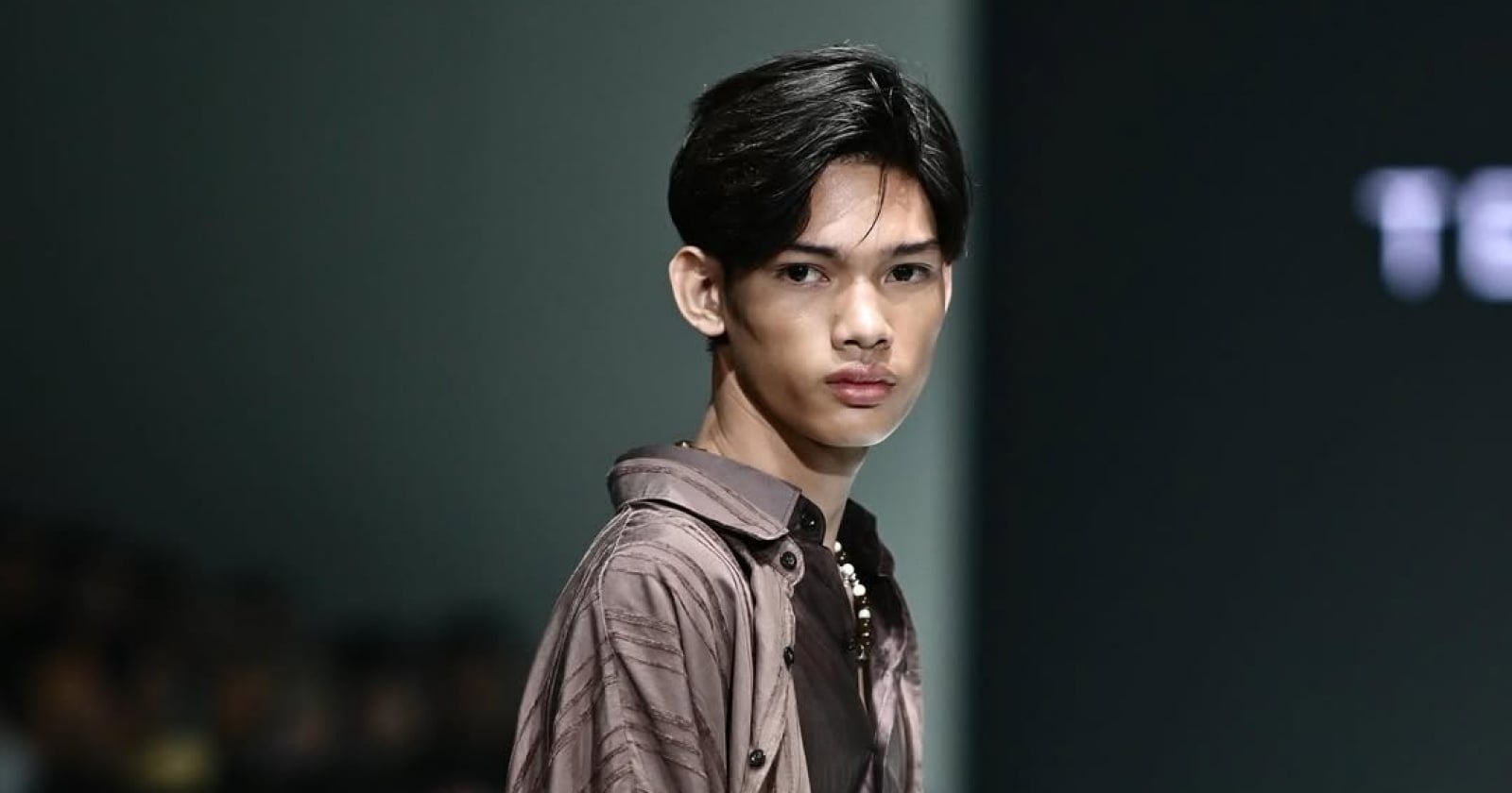Dari Debu Jalanan ke Cahaya Runway: Kisah Mike Octavian yang Membuktikan Nasib Bisa Diubah - image 1