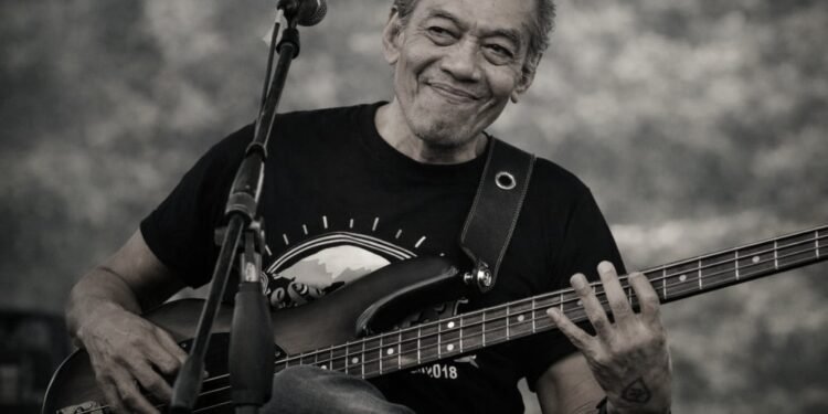 Bassist Legendaris God Bless Donny Fattah Berpulang di Usia 76 Tahun - Featured