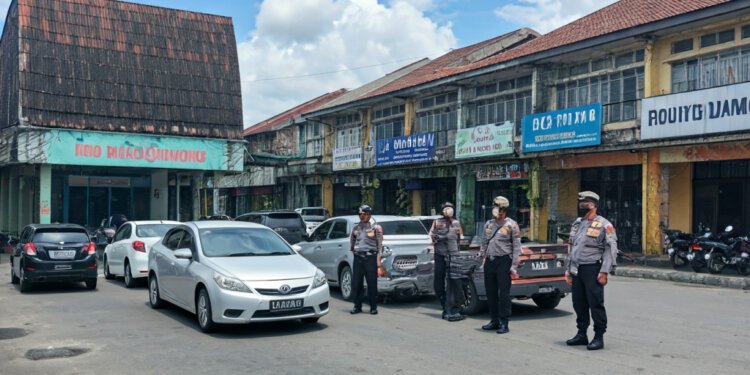 Pemkot Makassar Tertibkan Parkir Ruko Diamond Panakkukang: Akar Masalah dan Solusi - Featured