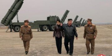 Kim Jong Un Gandeng Putri Hadiri Uji Coba Roket, Sebut Latihan Militer AS-Korsel Sebagai ‘Provokasi’