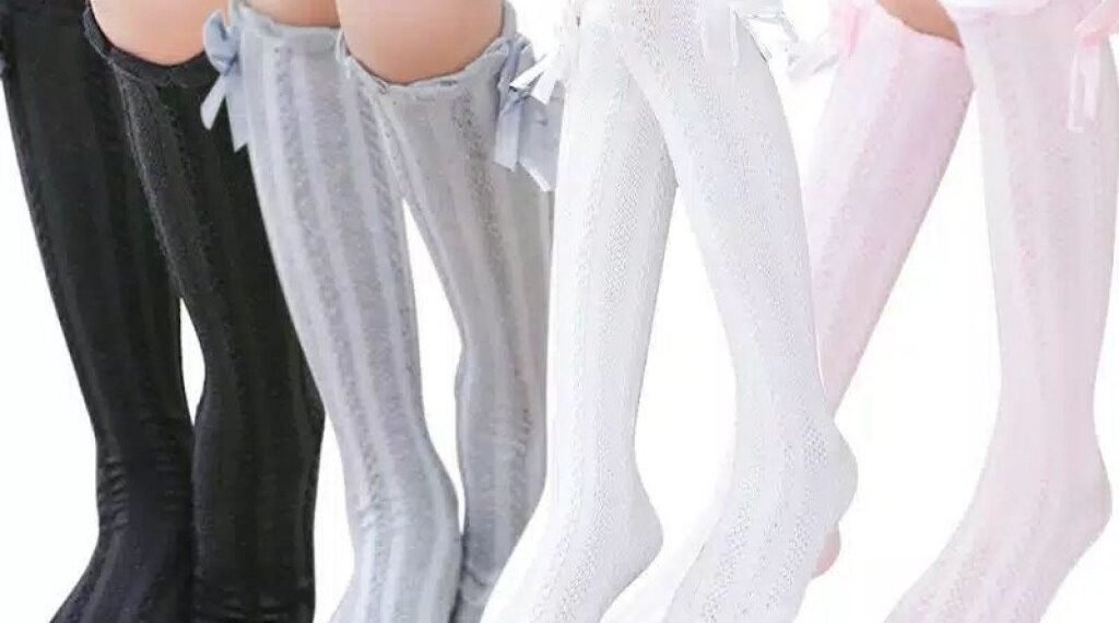 5 Gaya Kaus Kaki Selutut Ala Selebriti Korea yang Bikin Cute dan Makin Kekinian