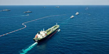 Iran Buka Selektif Jalur Selat Hormuz untuk Kapal Komersial Jepang Pasca-Serangan