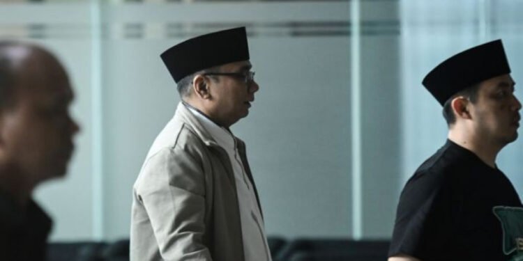 Yaqut Cholil Qoumas Pindah Status Menjadi Tahanan Rumah: Kronologi dan Penjelasan Resmi KPK - Featured