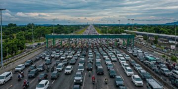 Macet Parah GT Parungkuda Tol Bocimi H+3 Idulfitri 2026: Kendaraan Nyaris Tak Bergerak