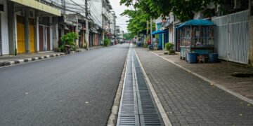 Makassar Tertibkan PKL di Trotoar & Drainase, Beri Solusi Relokasi yang Humanis