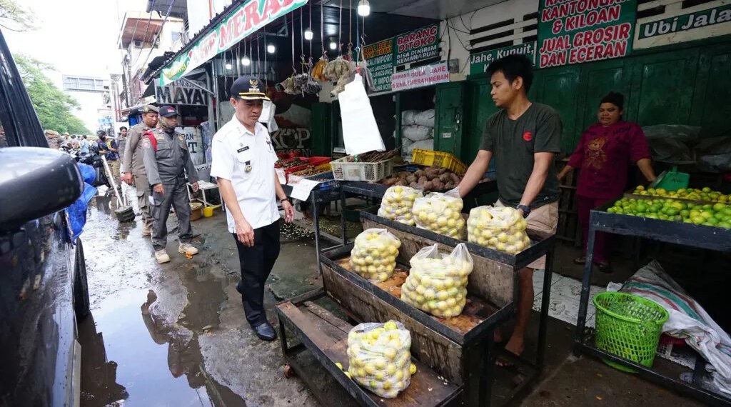 Penataan PKL Jalan Veteran Utara Makassar: Batasan Waktu Berjualan dan Parkir Demi Kota Tertib