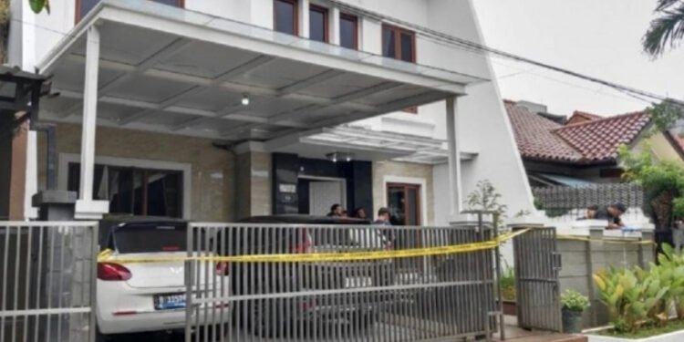 Perampokan Sadis di Bekasi: Aktivis JICT Tewas, Motif Tersembunyi Mengemuka di Momen Sahur Perampokan Sadis di Bekasi: Aktivis JICT Tewas, Motif Tersembunyi Mengemuka di Momen Sahur - Featured