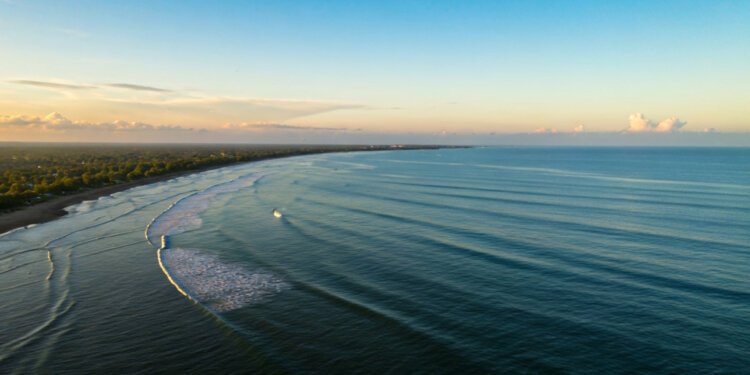 Gempa M7,6 Guncang Sulut-Malut, Peringatan Dini Tsunami Berakhir, Tsunami Kecil Terdeteksi - Featured
