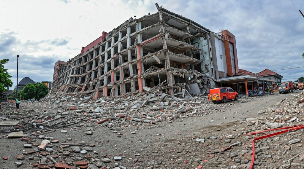 Alam dan Lingkungan Hidup - Featured