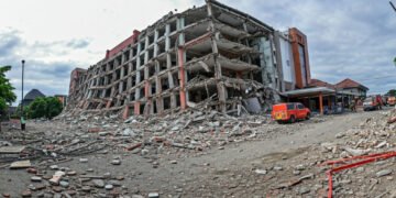 Gempa M7,6 Guncang Sulawesi Utara & Halmahera Utara: Kronologi, Dampak, dan Respons Pemerintah