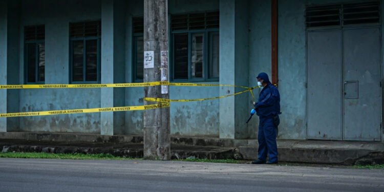 Jasad Pemulung Ditemukan di Lingkungan Unhas Makassar, Diduga Akibat Sengatan Listrik Jasad Pemulung Ditemukan di Lingkungan Unhas Makassar, Diduga Akibat Sengatan Listrik - Featured