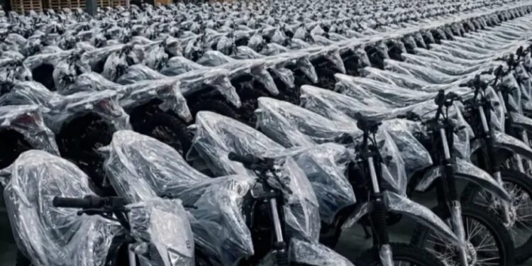 Sorotan Anggaran: Kontroversi Pengadaan Ribuan Motor Listrik Badan Gizi Nasional - Featured