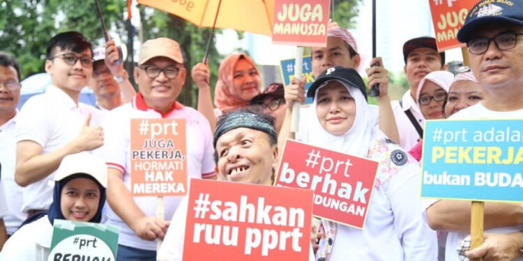 Sejarah Kemenangan: UU Perlindungan Pekerja Rumah Tangga Disahkan Setelah 22 Tahun Perjuangan - Featured