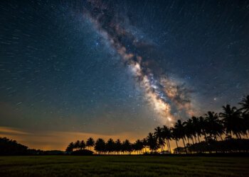 Hujan Meteor Lyrid 2026: Malam Ini Puncaknya, Warga +62 Siap-siap Saksikan Langsung!