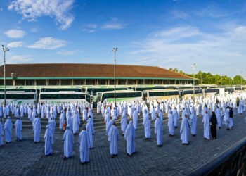 784 Calon Haji Embarkasi Makassar Berangkat ke Makkah dalam Dua Kloter: Gambaran Lengkap