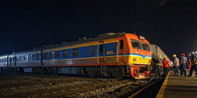 Tragedi Bekasi: 15 Tewas, Penumpang Terjepit 10 Jam Pasca Tabrakan Kereta Argo Bromo dan KRL - Featured