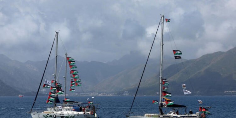 Israel Tahan 40 Kapal Bantuan Kemanusiaan ke Gaza, 9 WNI di Antara 332 Orang yang Ditahan Israel Tahan 40 Kapal Bantuan Kemanusiaan ke Gaza, 9 WNI di Antara 332 Orang yang Ditahan - Featured