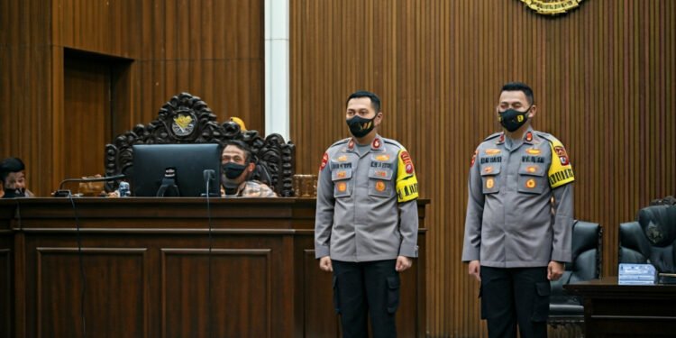 Eks Kasat Narkoba Kutai Barat Ditetapkan Jadi Tersangka TPPU Narkoba oleh Bareskrim Polri Eks Kasat Narkoba Kutai Barat Ditetapkan Jadi Tersangka TPPU Narkoba oleh Bareskrim Polri - Featured