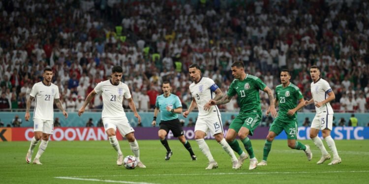 Pelatih Inggris dan Pakar Wasit Adu Argumen Soal Keputusan Kontroversial di Piala Dunia - Featured