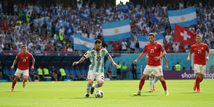 Prediksi Argentina vs Swiss: Duel Juara Bertahan Melawan Kuda Hitam di Perempat Final Piala Dunia 2026 Prediksi Argentina vs Swiss: Duel Juara Bertahan Melawan Kuda Hitam di Perempat Final Piala Dunia 2026 - Featured