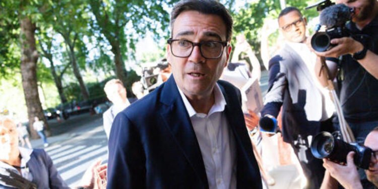 Andy Burnham Resmi Jadi Perdana Menteri Inggris: Transisi Kepemimpinan dan Agenda Kebijakan Baru Andy Burnham Resmi Jadi Perdana Menteri Inggris: Transisi Kepemimpinan dan Agenda Kebijakan Baru - Featured