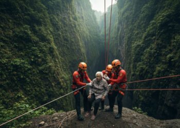 Tragedi Gunung Piramid: Pendaki Surabaya dan Pemandunya Ditemukan Meninggal di Jurang 470 Meter