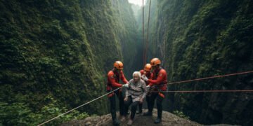 Tragedi Gunung Piramid: Pendaki Surabaya dan Pemandunya Ditemukan Meninggal di Jurang 470 Meter