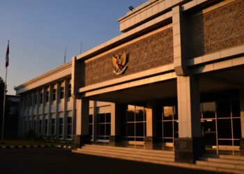 KPK Selidiki Dugaan Pengembalian Uang Rp 14.000 SGD Bupati Kuansing ke Menhut Raja Juli yang Tidak Utuh