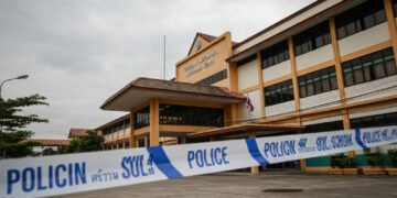 Tragedi Sekolah Debsirin Nonthaburi: Siswa 14 Tahun Tewaskan 8 Orang, Termasuk Guru dan Kakek-Nenek