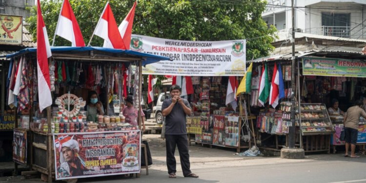 Pedagang Atribut Kemerdekaan di Makassar Keluhkan Sepi Pembeli Jelang HUT RI: Anjloknya Omzet dan Tantangan Bisnis - Featured